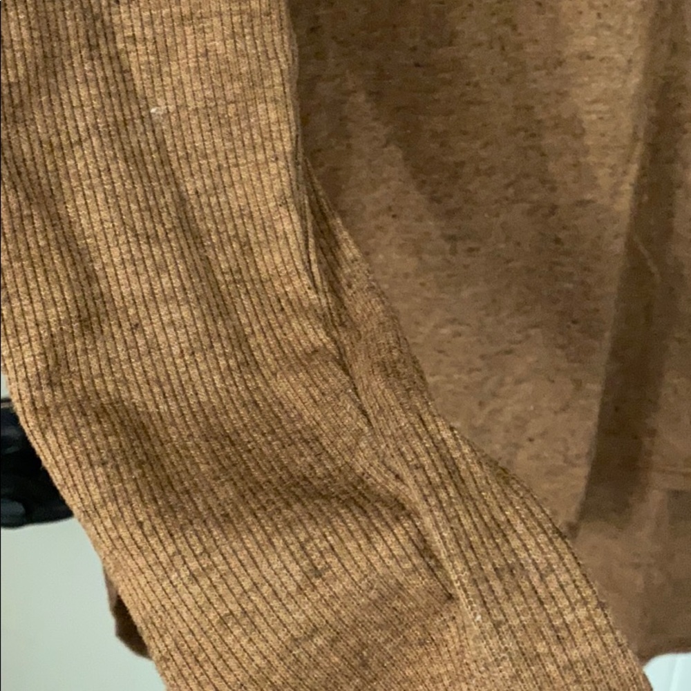 Feel the Piece flowy top - Picture 3 of 4